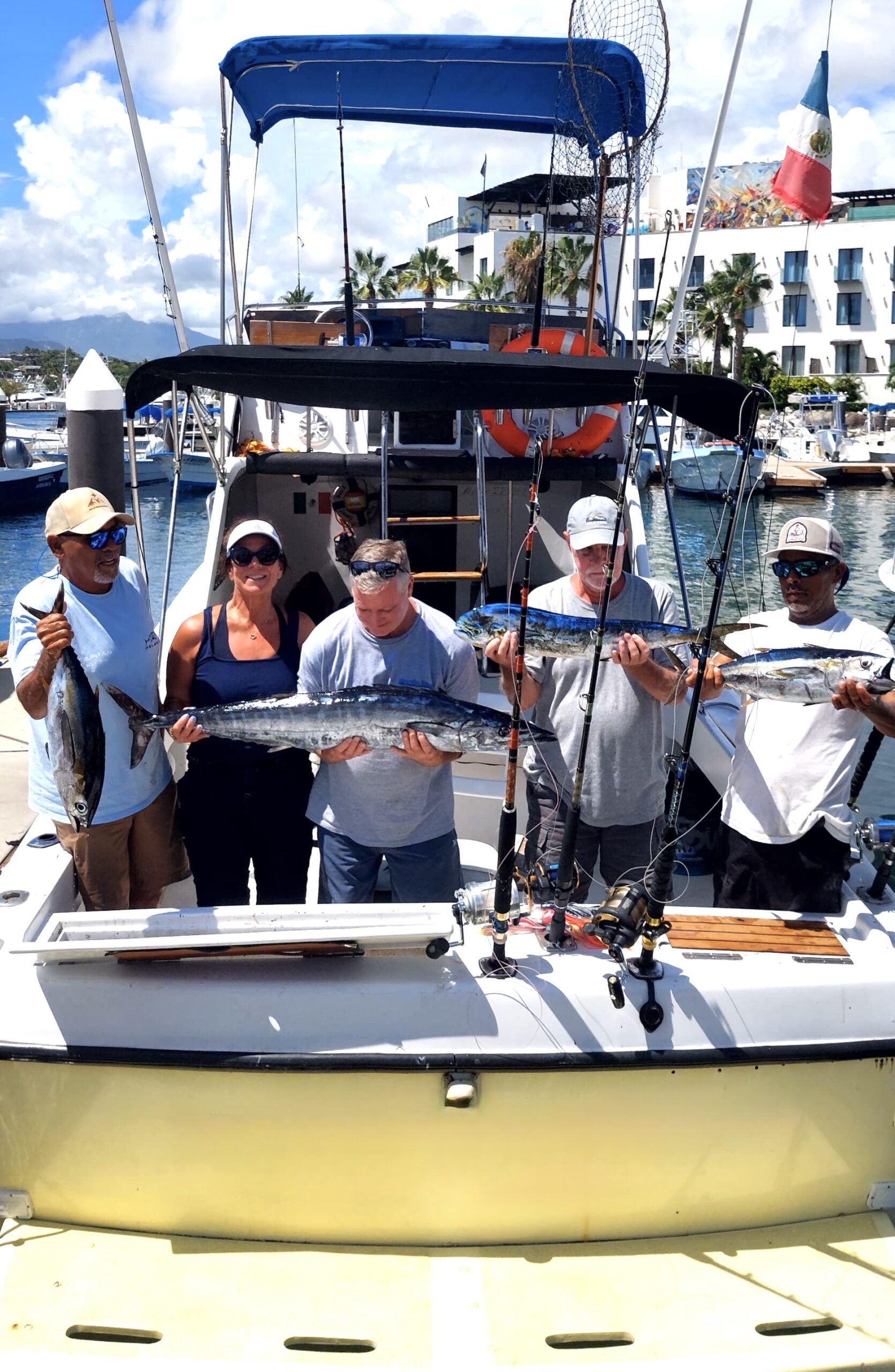 32ft boat with tunas, dorado and wahoo onboard