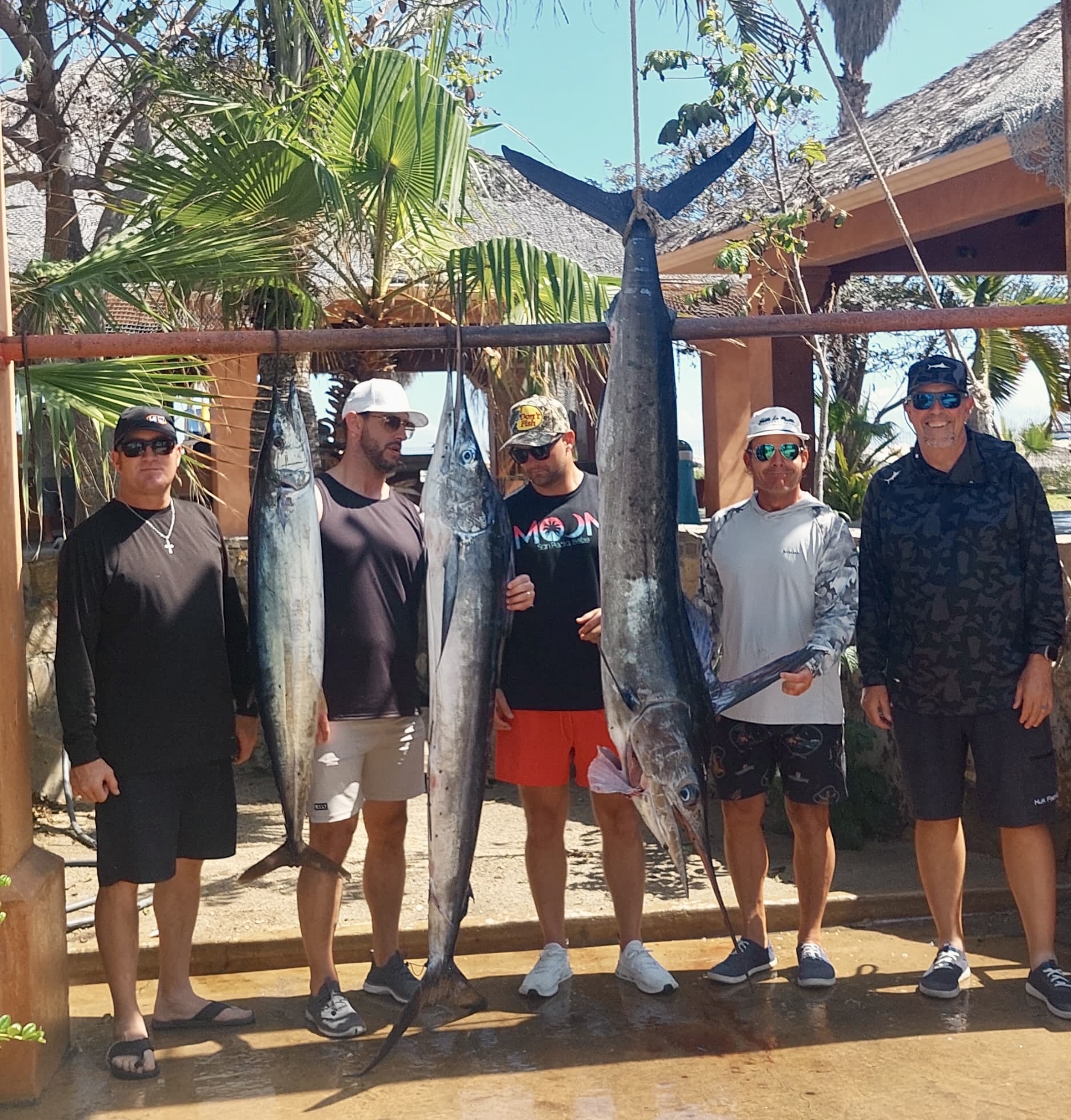 Clients with marlin and wahoo – Puerto Los Cabos