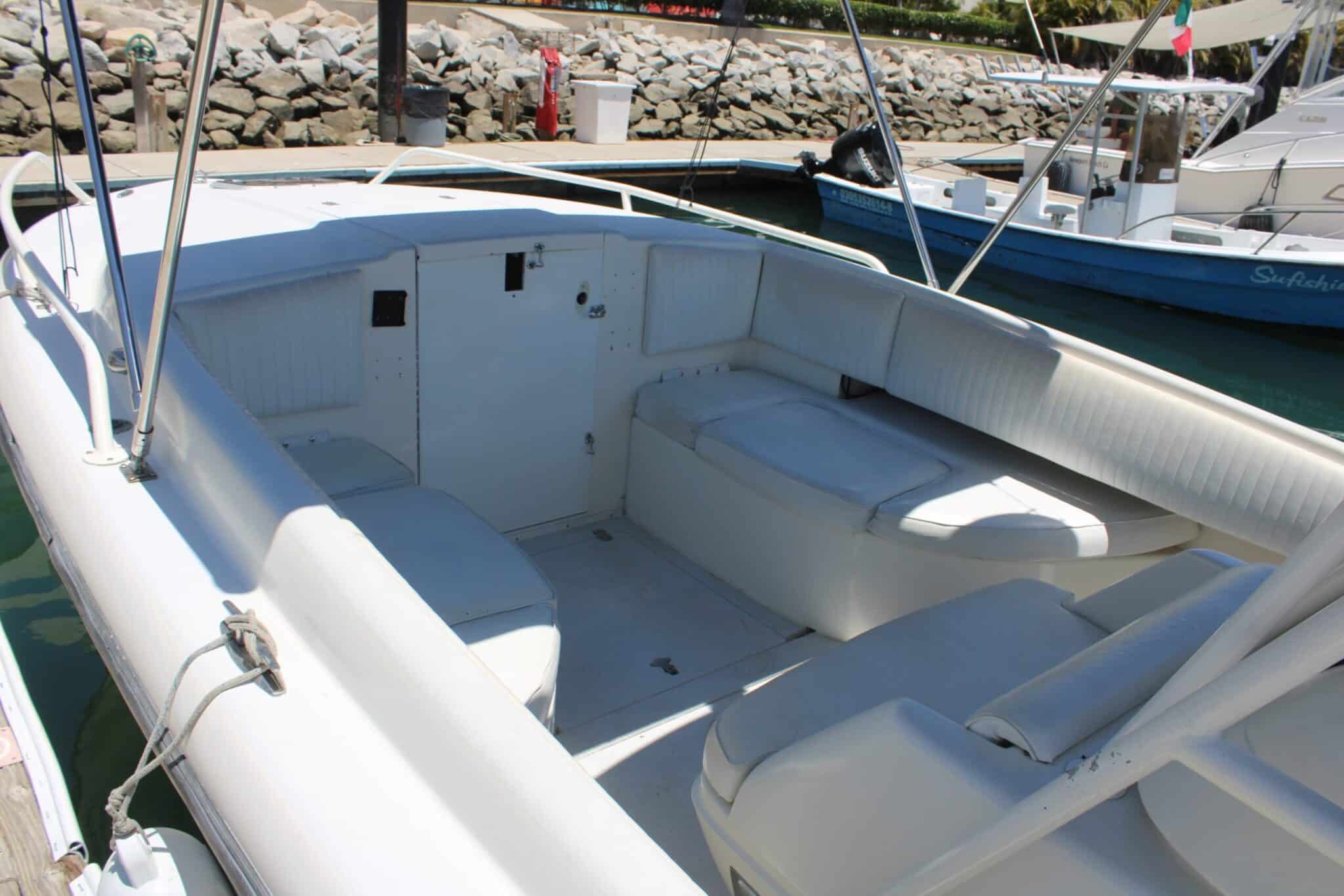 32ft center console with private bathroom in San José del Cabo